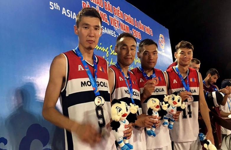 Монгол Сагсчид мөнгөн медаль хүртлээ